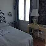 La Guardia Bed & Breakfast *