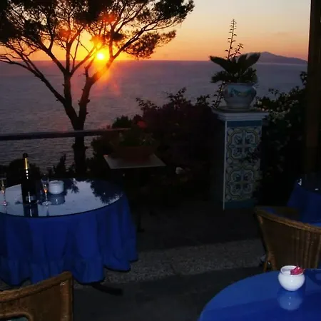 Oda ve Kahvaltı La Guardia Anacapri (Isola di Capri)