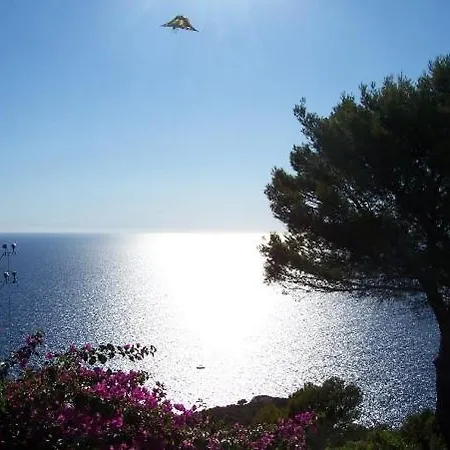 La Guardia Oda ve Kahvaltı Anacapri (Isola di Capri)