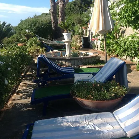 Oda ve Kahvaltı La Guardia