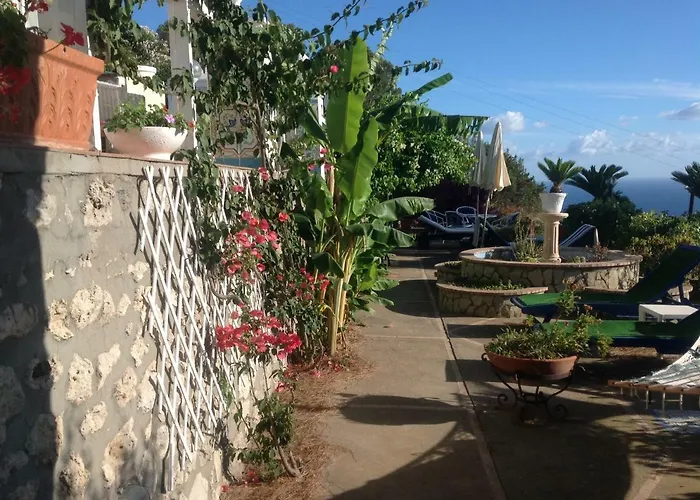 La Guardia Bed & Breakfast *